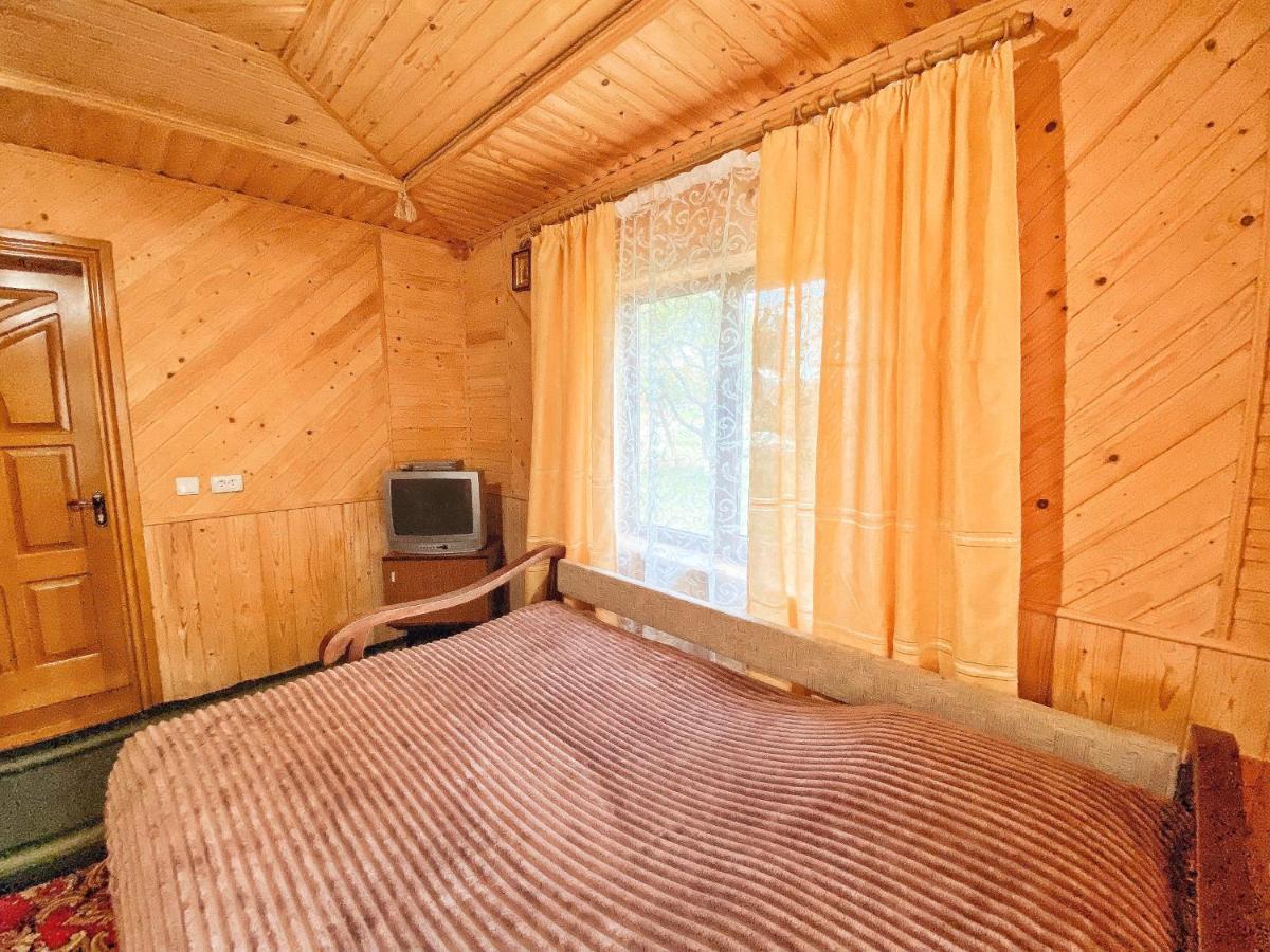 Вершина Карпат Hotel Krasnik Ngoại thất bức ảnh